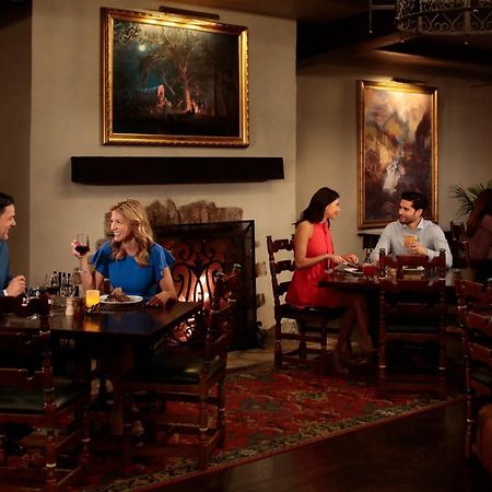 The Inn At Indian Village 外观 照片 Interior of the restaurant