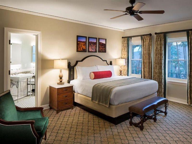 The Inn At Indian Village 外观 照片 A bedroom at the Inn at Disney's Vero Beach Resort