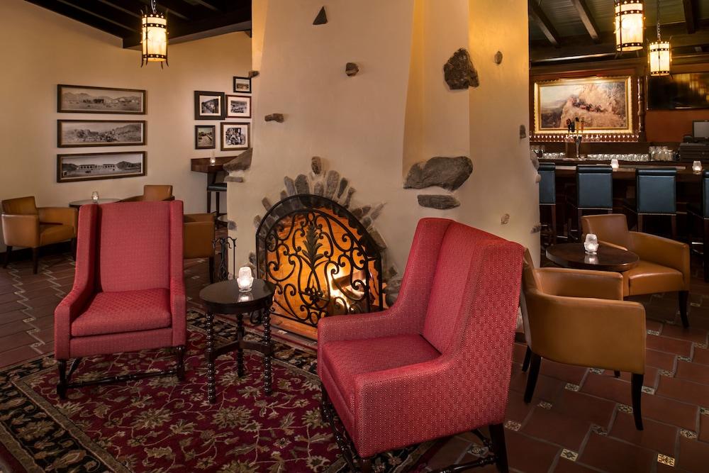 The Inn At Indian Village 外观 照片 The lobby at the Hotel Santa Fe