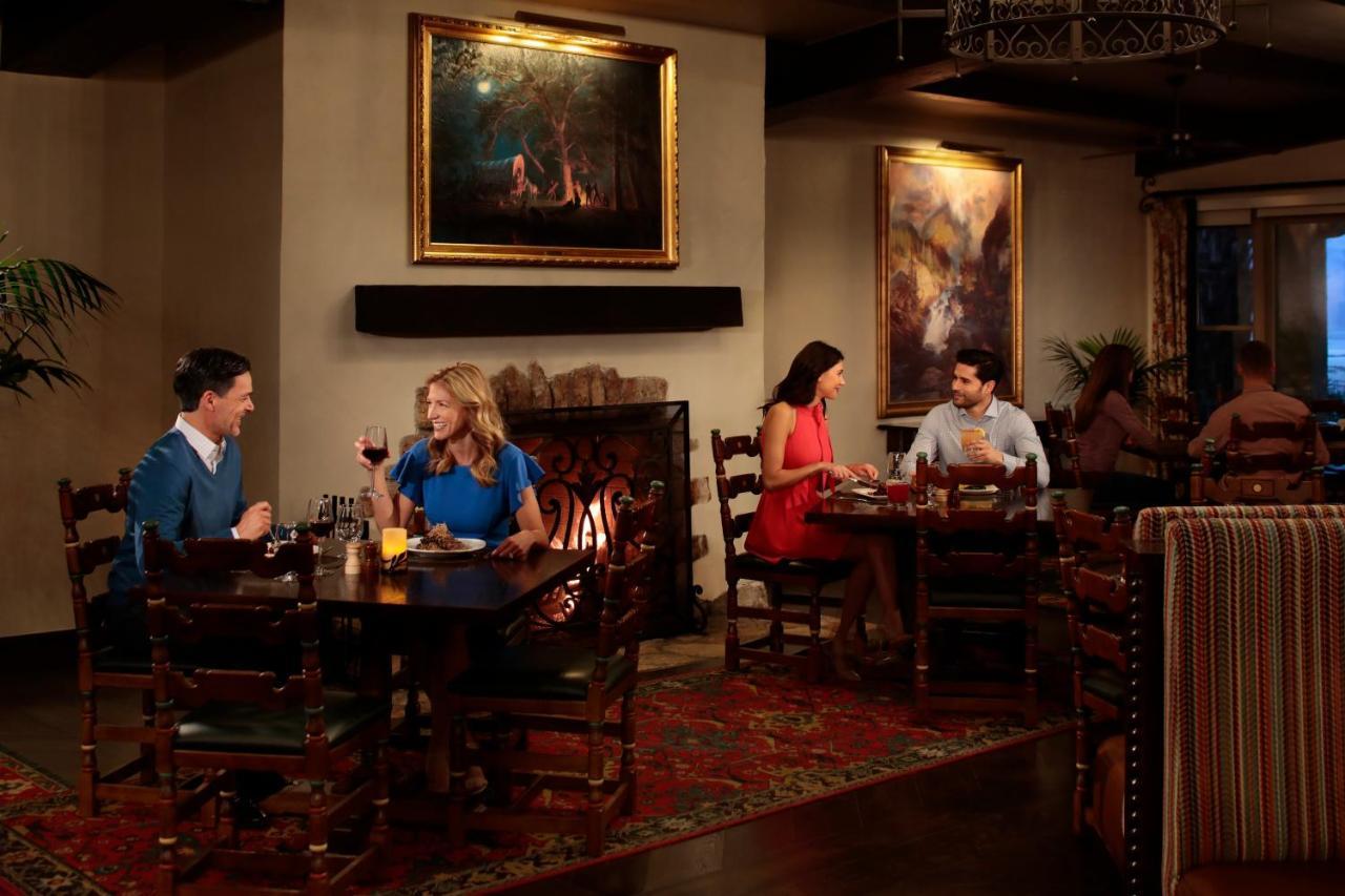 The Inn At Indian Village 外观 照片 Interior of the restaurant