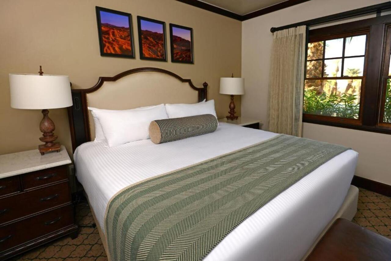 The Inn At Indian Village 外观 照片 A bedroom at the Inn at the Opera