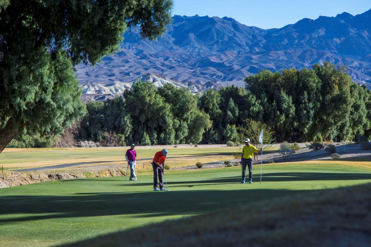 The Inn At Indian Village 外观 照片 Golfers at the Sun Valley Resort