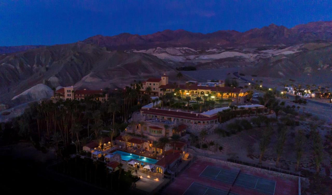 The Inn At Indian Village 外观 照片 Aerial view of the resort at night